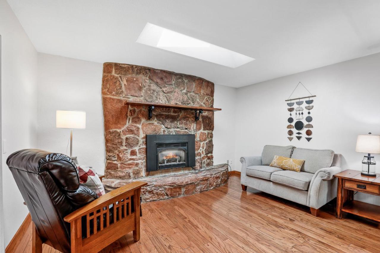 Captivating Continental Country Club Retreat With 4 Bdr And Spacious Deck! Flagstaff Extérieur photo