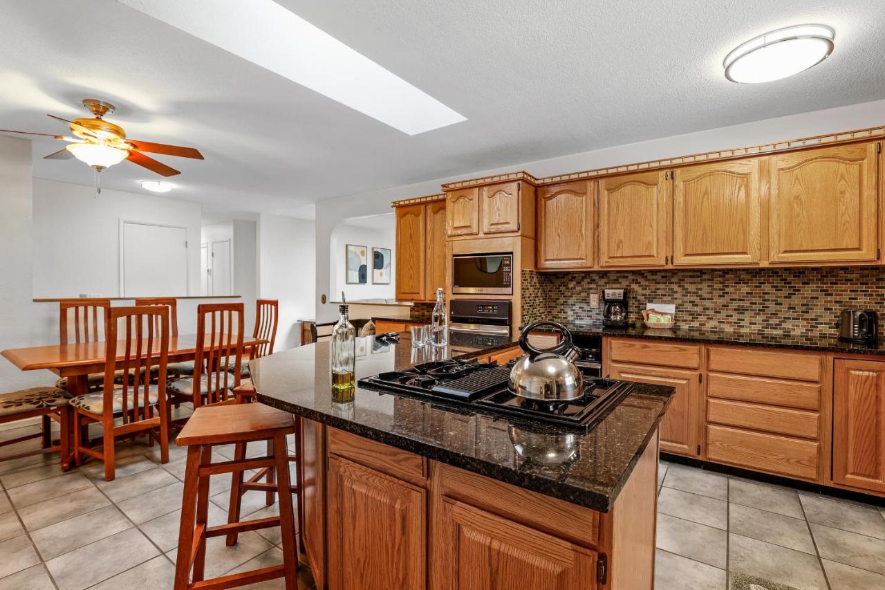 Captivating Continental Country Club Retreat With 4 Bdr And Spacious Deck! Flagstaff Extérieur photo