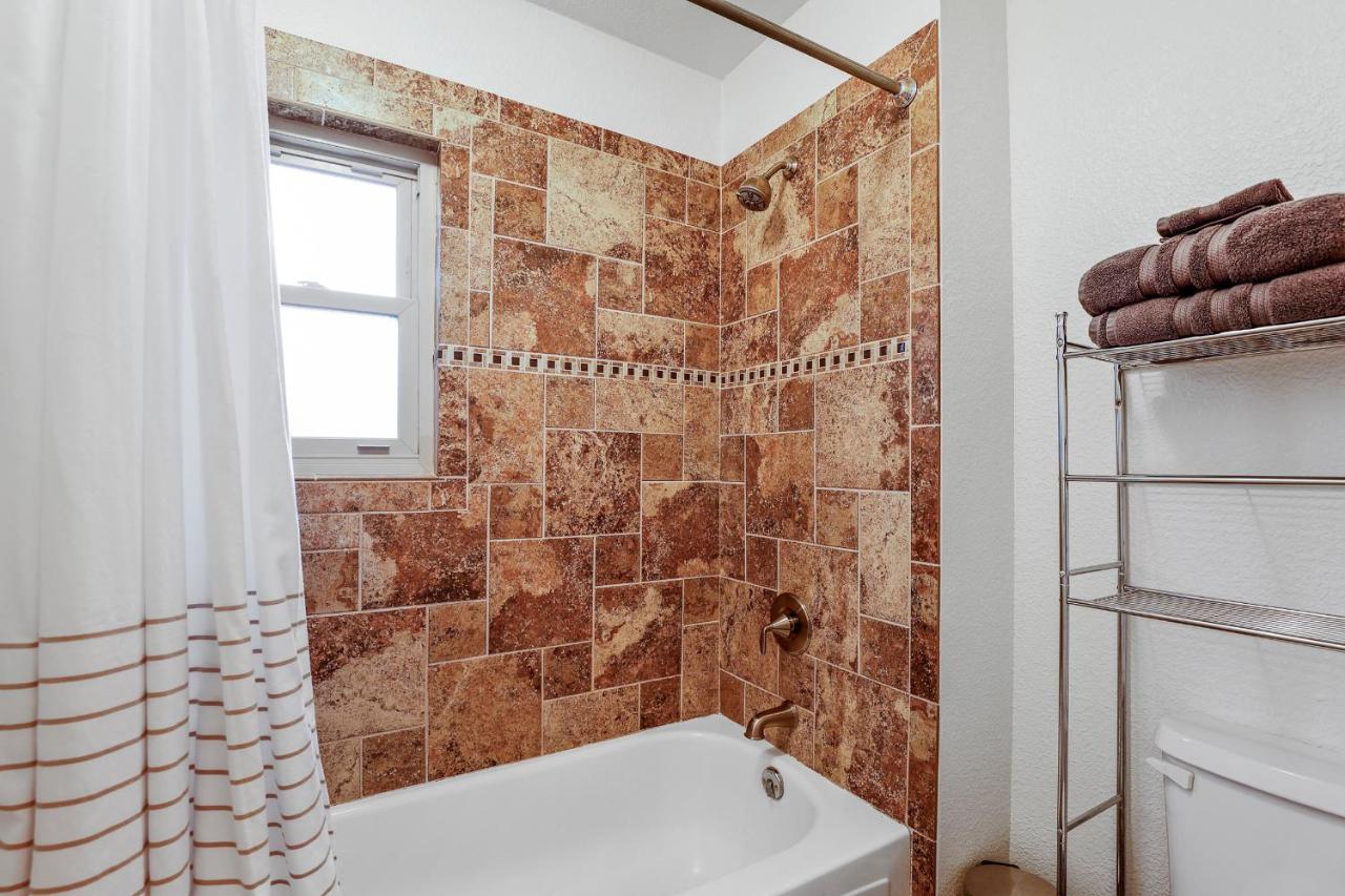 Captivating Continental Country Club Retreat With 4 Bdr And Spacious Deck! Flagstaff Extérieur photo